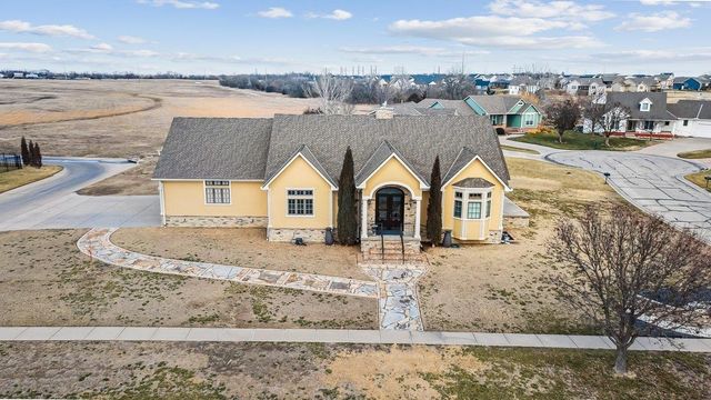 6906 E Summerside Ct, Bel Aire, KS 67226