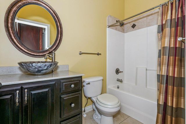 6906 E Summerside Ct, Bel Aire, KS 67226