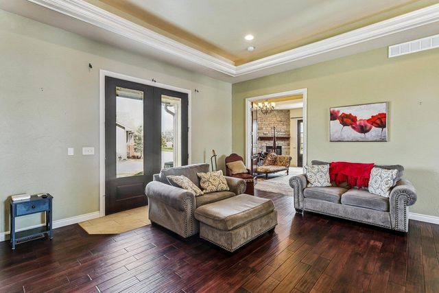 6906 E Summerside Ct, Bel Aire, KS 67226