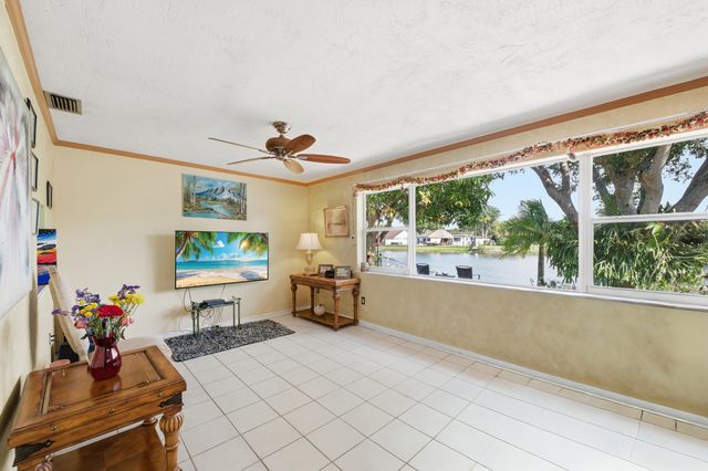 1811 NW 119th Avenue, Pembroke Pines, FL 33026