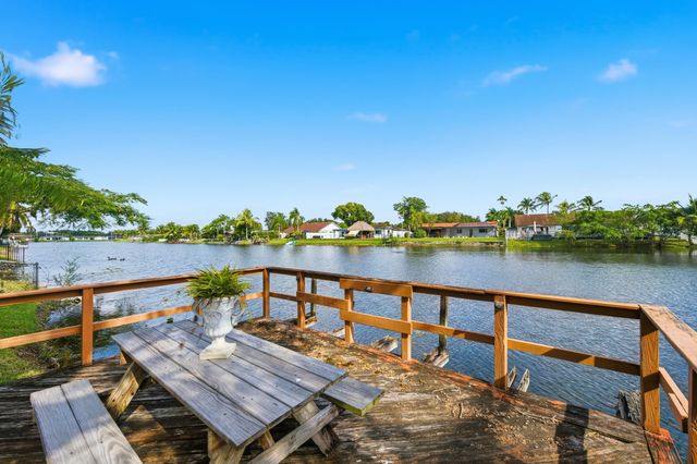 1811 NW 119th Avenue, Pembroke Pines, FL 33026