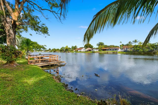 1811 NW 119th Avenue, Pembroke Pines, FL 33026