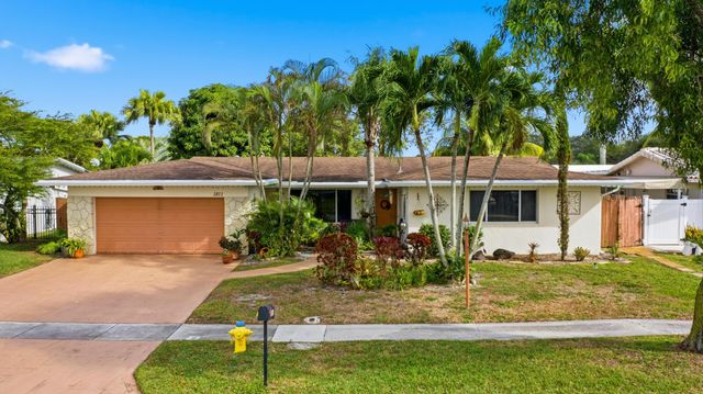 1811 NW 119th Avenue, Pembroke Pines, FL 33026