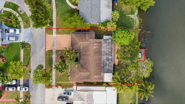 1811 NW 119th Avenue, Pembroke Pines, FL 33026