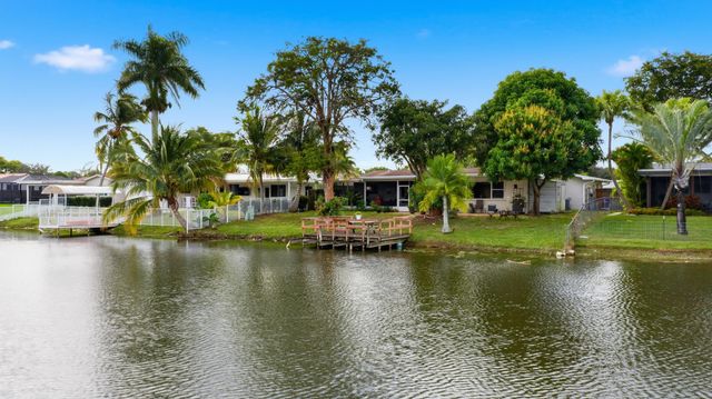 1811 NW 119th Avenue, Pembroke Pines, FL 33026