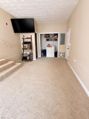 1429 Mellwood CT, Norfolk, VA 23513