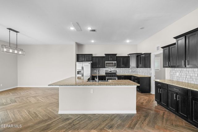 7829 ENCHANTED RIDGE Drive, El Paso, TX 79911