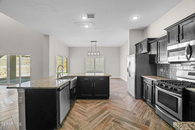 7829 ENCHANTED RIDGE Drive, El Paso, TX 79911