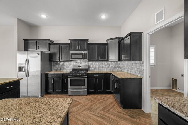 7829 ENCHANTED RIDGE Drive, El Paso, TX 79911