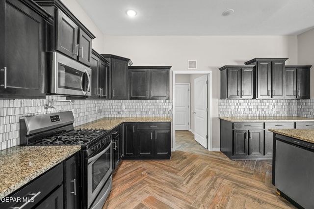 7829 ENCHANTED RIDGE Drive, El Paso, TX 79911