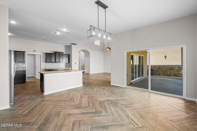 7829 ENCHANTED RIDGE Drive, El Paso, TX 79911