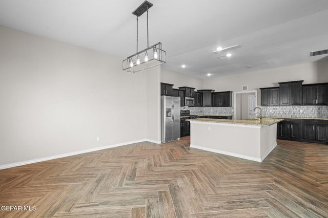 7829 ENCHANTED RIDGE Drive, El Paso, TX 79911