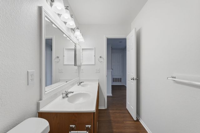 1333 Gayle Street, Burleson, TX 76028