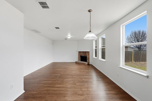 1333 Gayle Street, Burleson, TX 76028