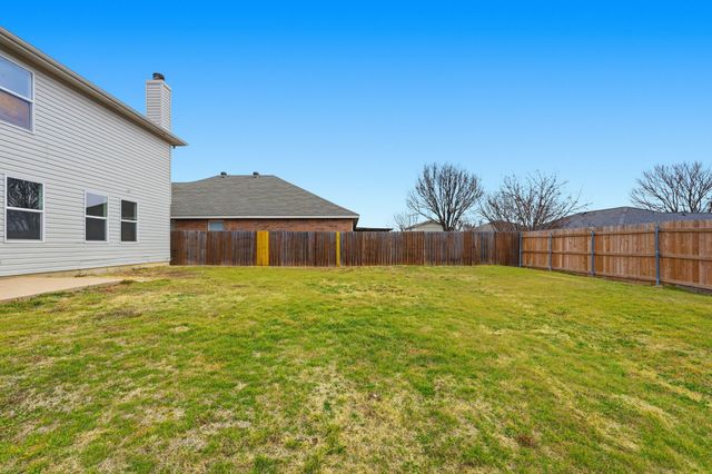 1333 Gayle Street, Burleson, TX 76028