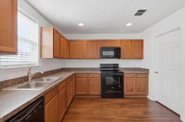 1333 Gayle Street, Burleson, TX 76028