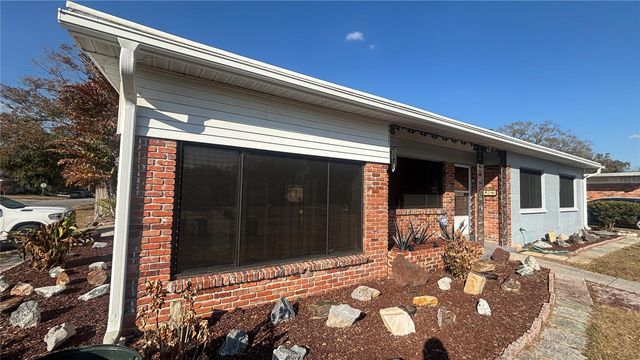 2002 E ROBSON STREET, Tampa, FL 33610