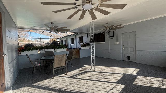 2002 E ROBSON STREET, Tampa, FL 33610