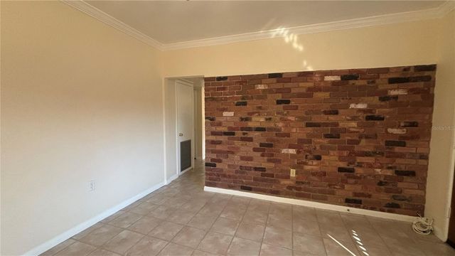 2002 E ROBSON STREET, Tampa, FL 33610