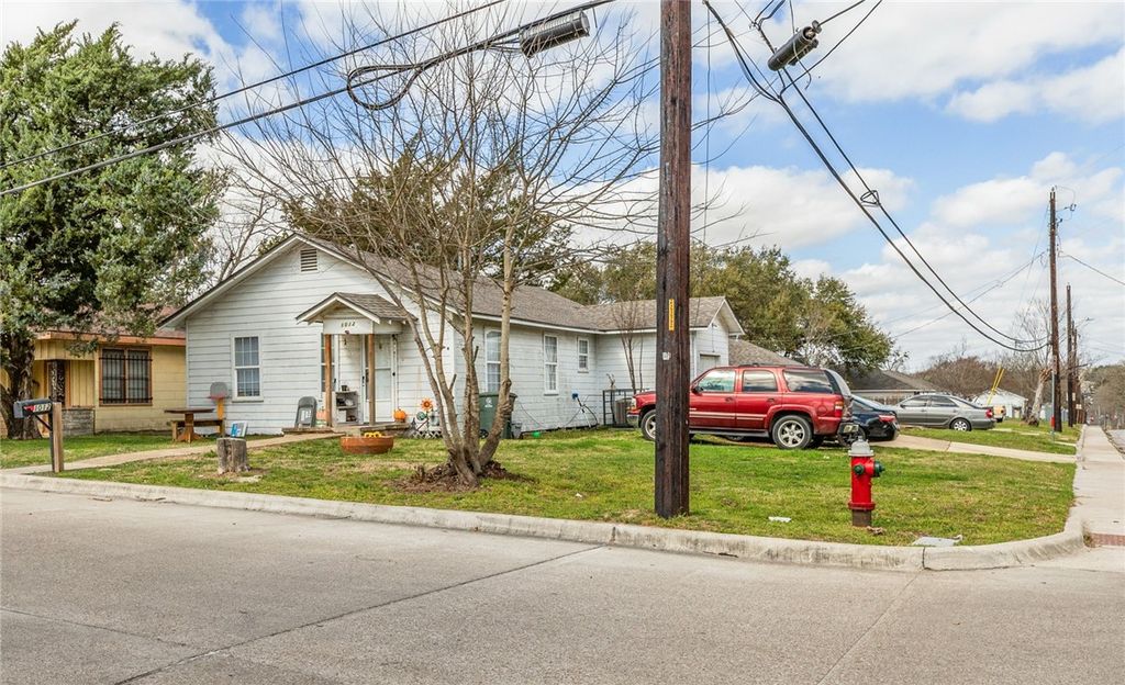 1012 Columbus Avenue, Bryan, TX 77803