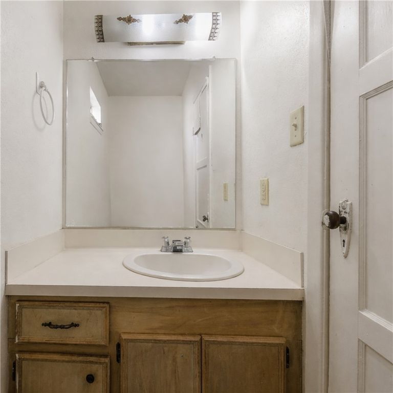 1012 Columbus Avenue, Bryan, TX 77803 — photo 5