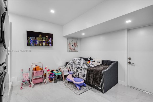 15452 SW 50th Ter, Miami, FL 33185