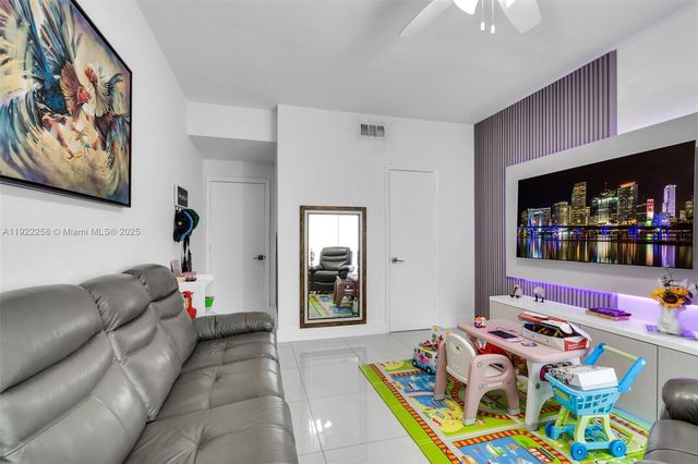 15452 SW 50th Ter, Miami, FL 33185