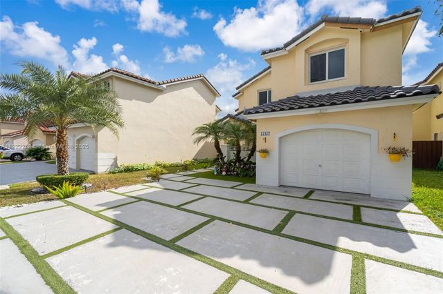 15452 SW 50th Ter, Miami, FL 33185