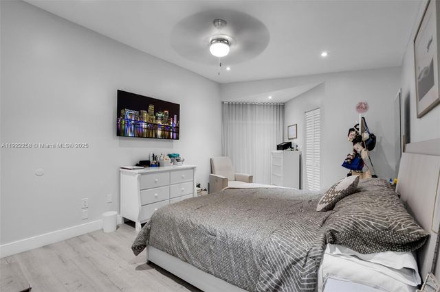 15452 SW 50th Ter, Miami, FL 33185