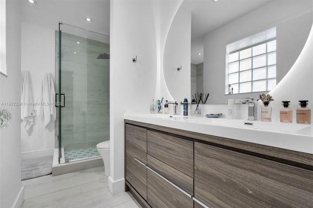 15452 SW 50th Ter, Miami, FL 33185