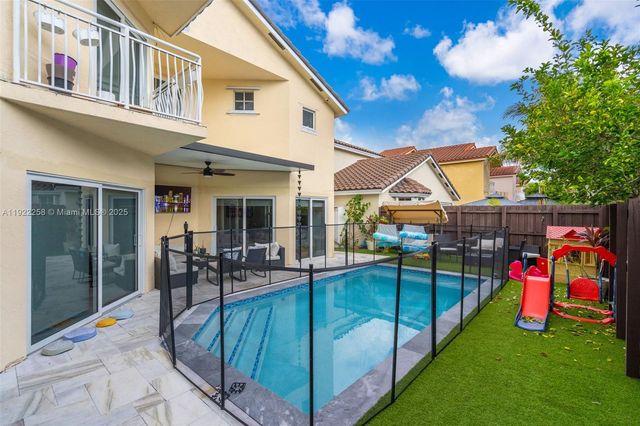 15452 SW 50th Ter, Miami, FL 33185