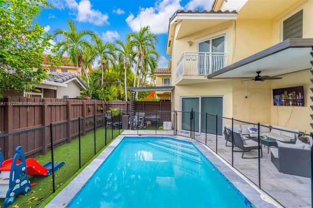 15452 SW 50th Ter, Miami, FL 33185