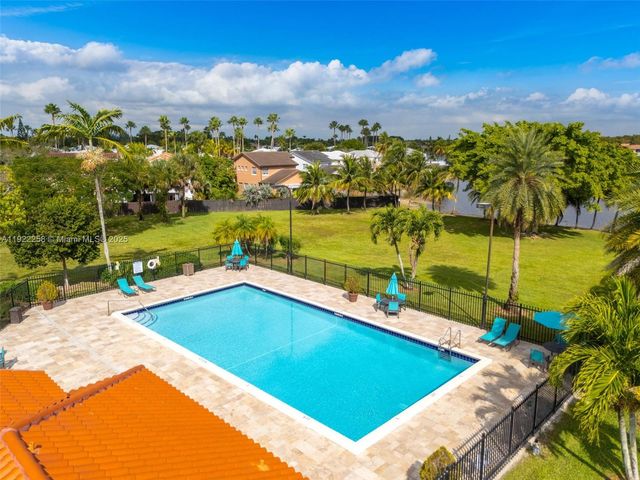 15452 SW 50th Ter, Miami, FL 33185