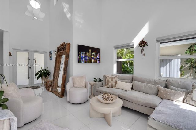 15452 SW 50th Ter, Miami, FL 33185