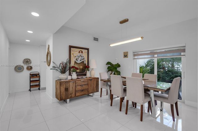 15452 SW 50th Ter, Miami, FL 33185