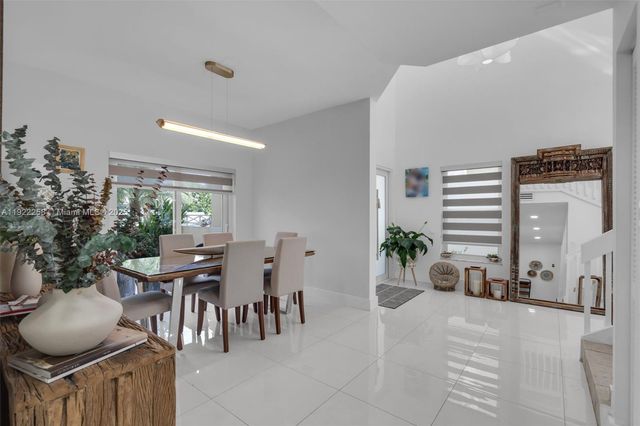 15452 SW 50th Ter, Miami, FL 33185