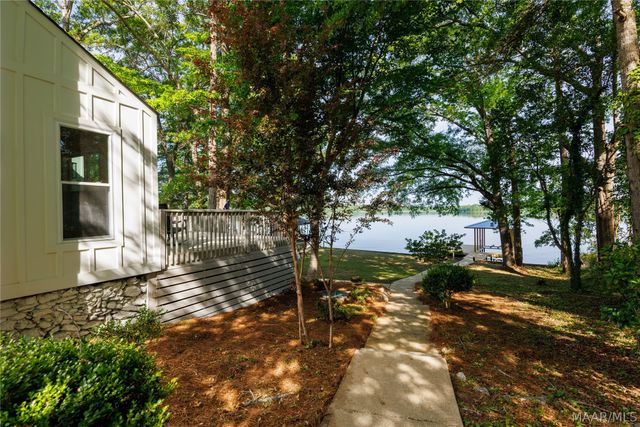 1007 Shoal Creek Drive, Deatsville, AL 36022