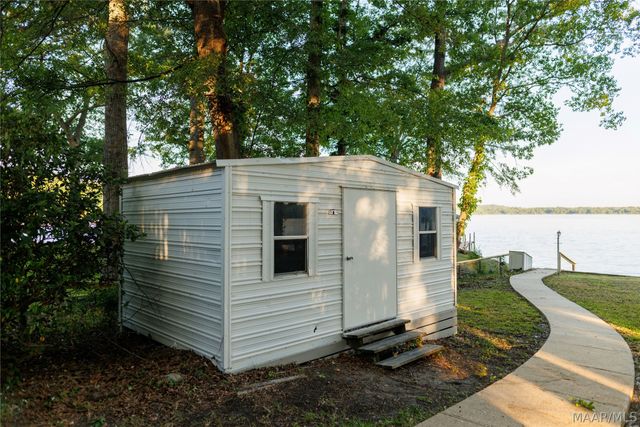 1007 Shoal Creek Drive, Deatsville, AL 36022