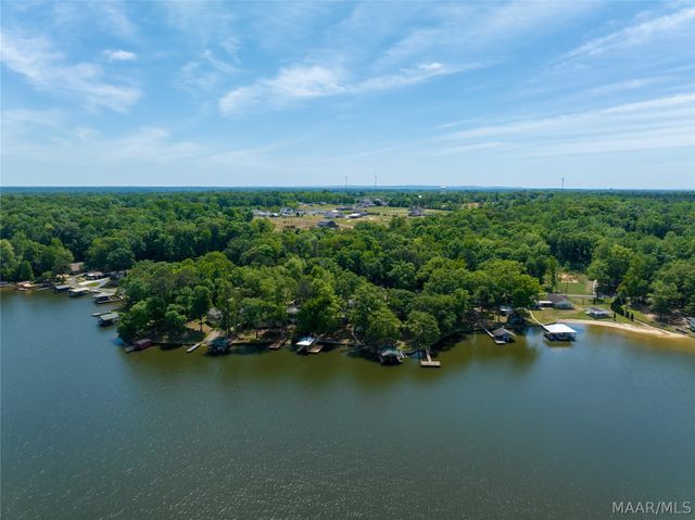 1007 Shoal Creek Drive, Deatsville, AL 36022