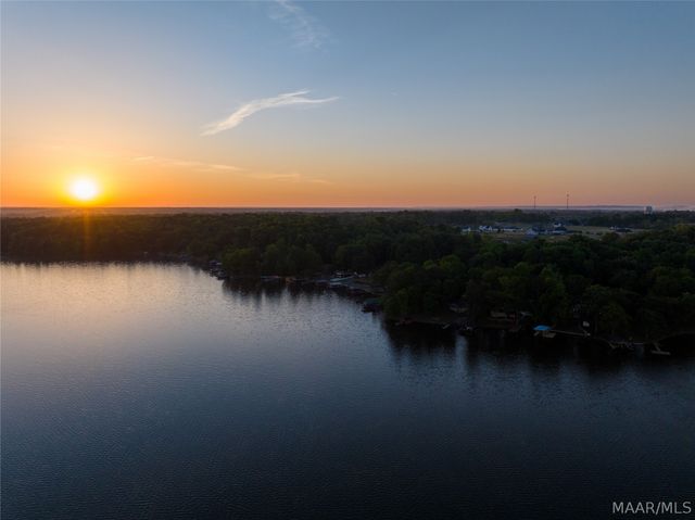 1007 Shoal Creek Drive, Deatsville, AL 36022