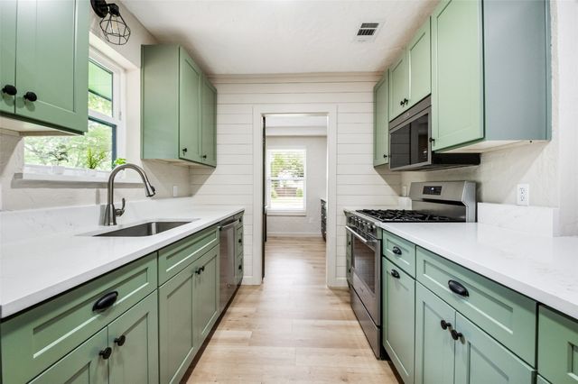 405 Stiles Drive, Midlothian, TX 76065
