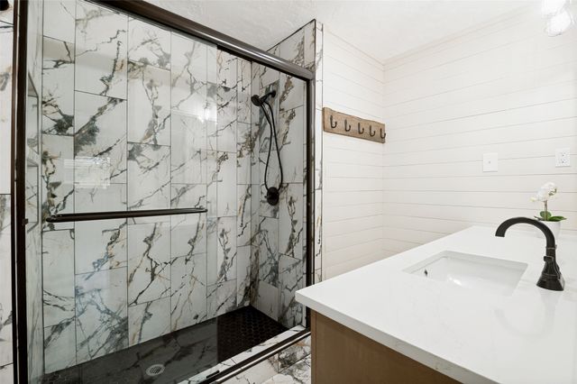 405 Stiles Drive, Midlothian, TX 76065