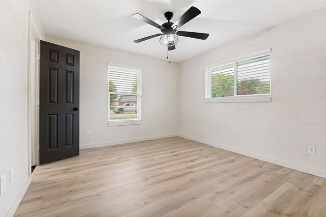 405 Stiles Drive, Midlothian, TX 76065