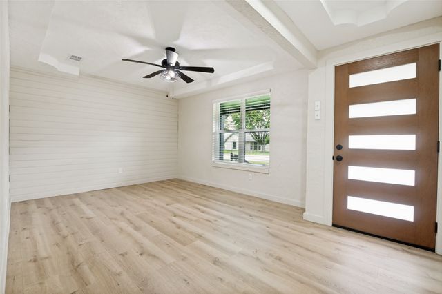 405 Stiles Drive, Midlothian, TX 76065