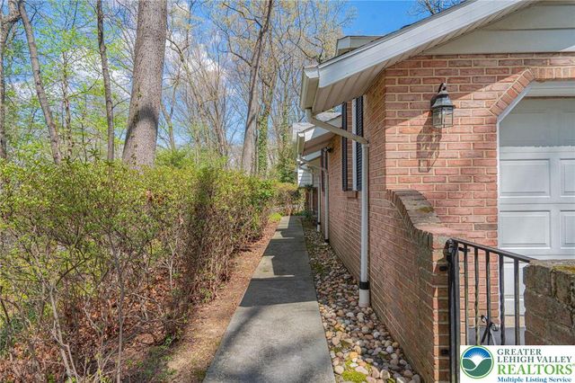 270 Bierys Bridge Road, Bethlehem City, PA 18017