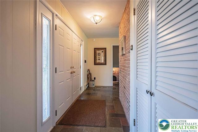 270 Bierys Bridge Road, Bethlehem City, PA 18017