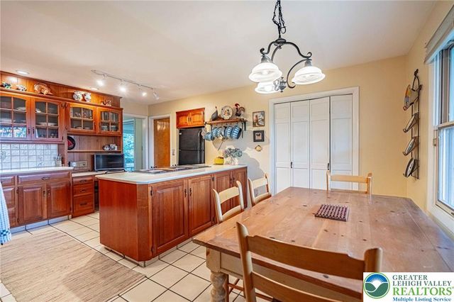 270 Bierys Bridge Road, Bethlehem City, PA 18017