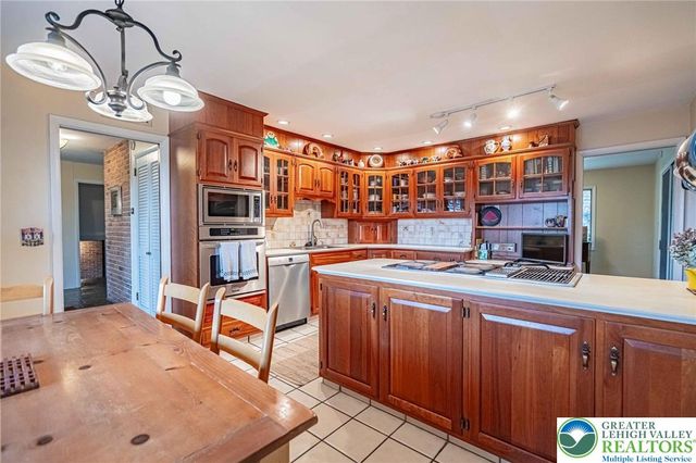 270 Bierys Bridge Road, Bethlehem City, PA 18017