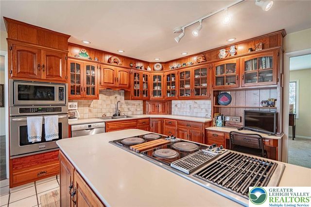 270 Bierys Bridge Road, Bethlehem City, PA 18017