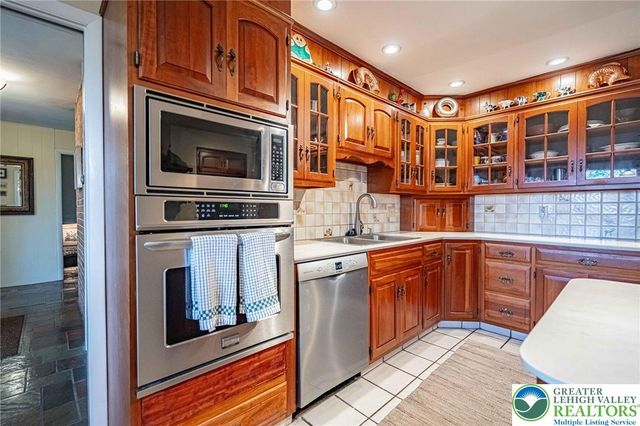 270 Bierys Bridge Road, Bethlehem City, PA 18017